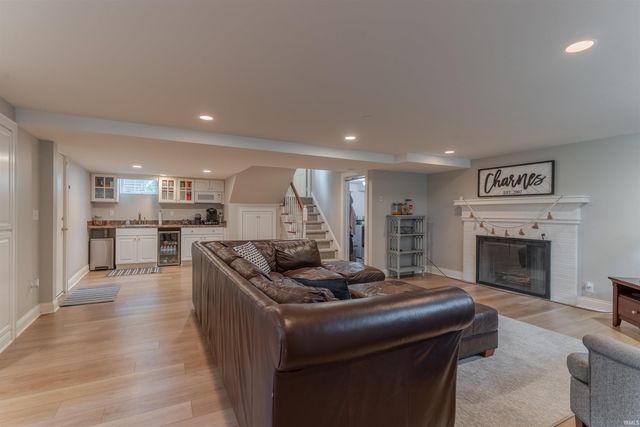 7110 Newburgh Road, Evansville, IN 47715
