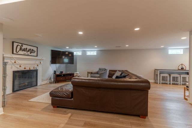 7110 Newburgh Road, Evansville, IN 47715
