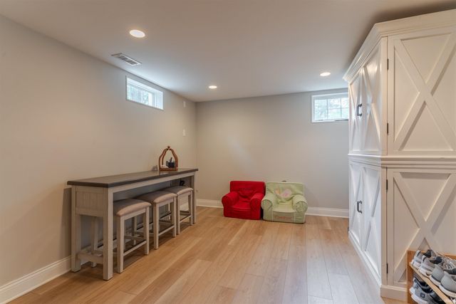 7110 Newburgh Road, Evansville, IN 47715