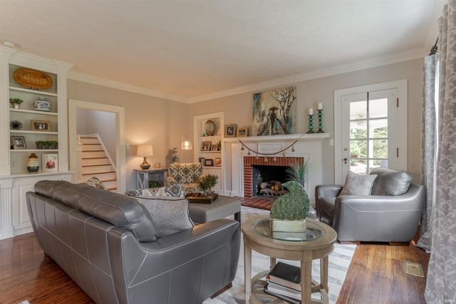 7110 Newburgh Road, Evansville, IN 47715