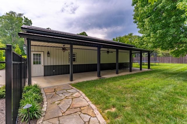 7110 Newburgh Road, Evansville, IN 47715
