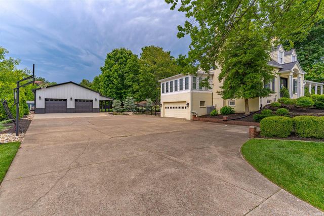 7110 Newburgh Road, Evansville, IN 47715