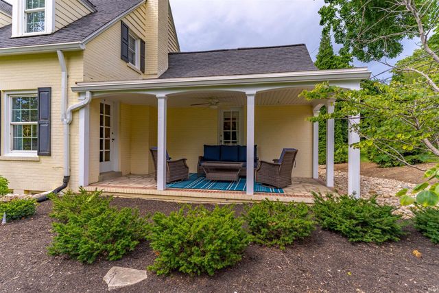 7110 Newburgh Road, Evansville, IN 47715