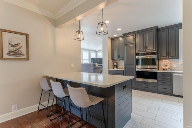 7110 Newburgh Road, Evansville, IN 47715