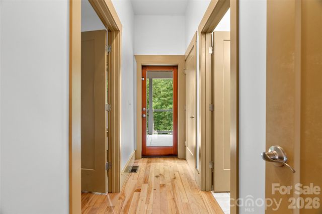 337 Sand Hill Road, Asheville, NC 28806