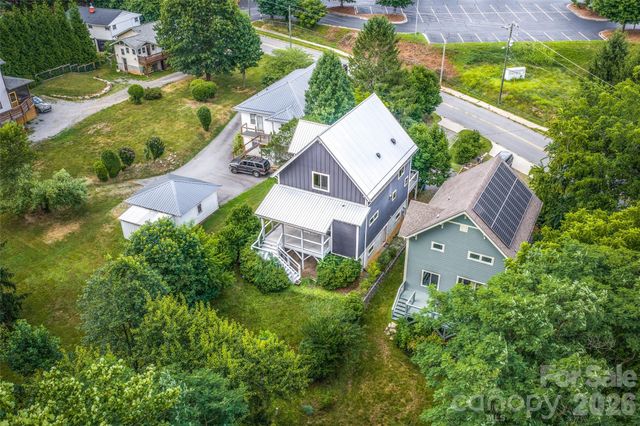 337 Sand Hill Road, Asheville, NC 28806