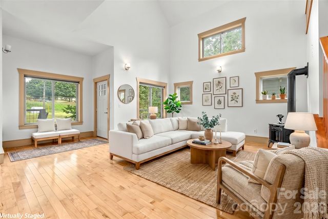 337 Sand Hill Road, Asheville, NC 28806