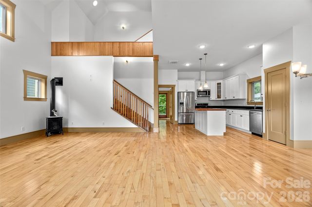 337 Sand Hill Road, Asheville, NC 28806