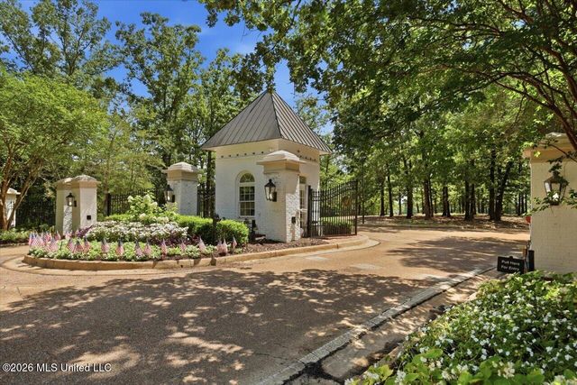108 Whisper Ridge Drive, Madison, MS 39110