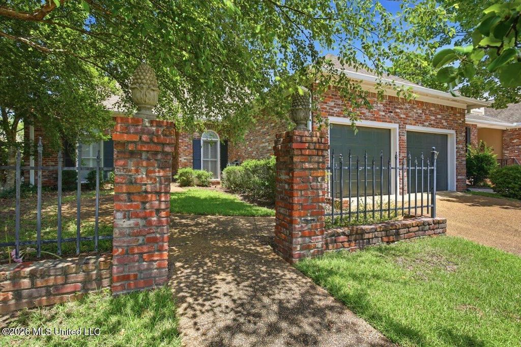108 Whisper Ridge Drive, Madison, MS 39110