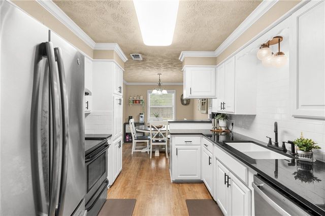 806 Dillard Street, Caldwell, TX 77836