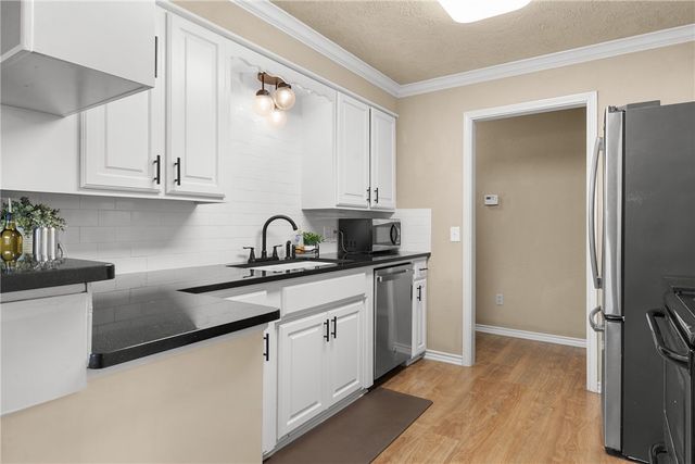 806 Dillard Street, Caldwell, TX 77836