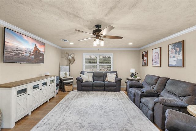 806 Dillard Street, Caldwell, TX 77836