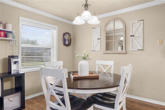 806 Dillard Street, Caldwell, TX 77836