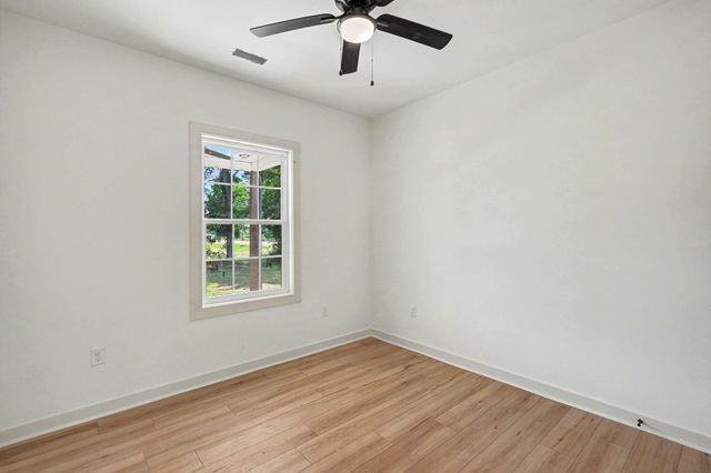 1798 Twin Caves Dr, Lewisburg, TN 37091