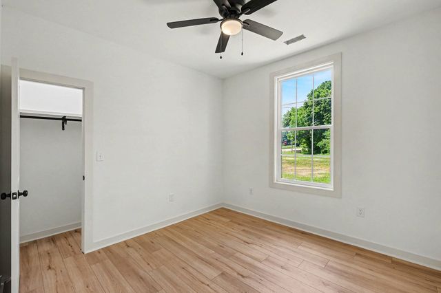 1798 Twin Caves Dr, Lewisburg, TN 37091
