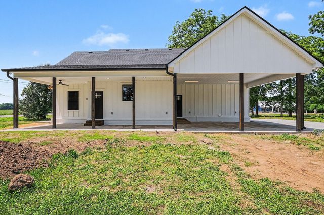 1798 Twin Caves Dr, Lewisburg, TN 37091