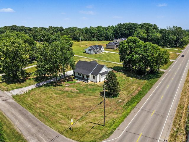 1798 Twin Caves Dr, Lewisburg, TN 37091