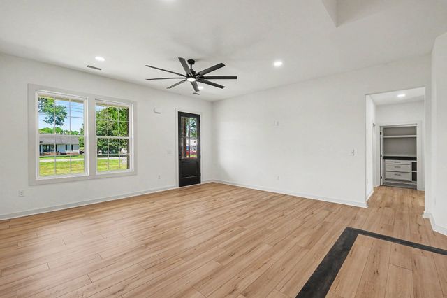 1798 Twin Caves Dr, Lewisburg, TN 37091