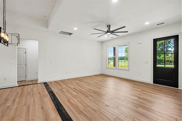 1798 Twin Caves Dr, Lewisburg, TN 37091