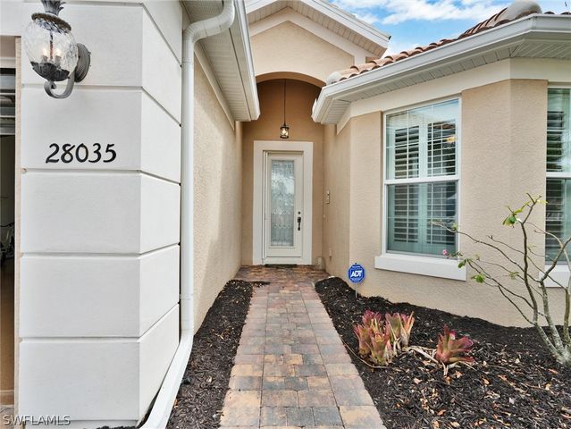 28035 Pisces LN, Bonita Springs, FL 34135