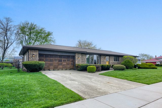 496 Sheridan Lane, Schaumburg, IL 60193