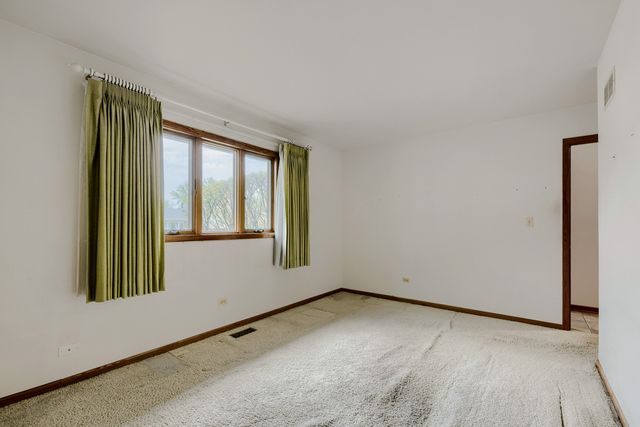 496 Sheridan Lane, Schaumburg, IL 60193