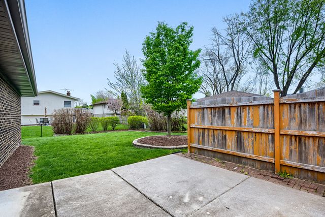 496 Sheridan Lane, Schaumburg, IL 60193