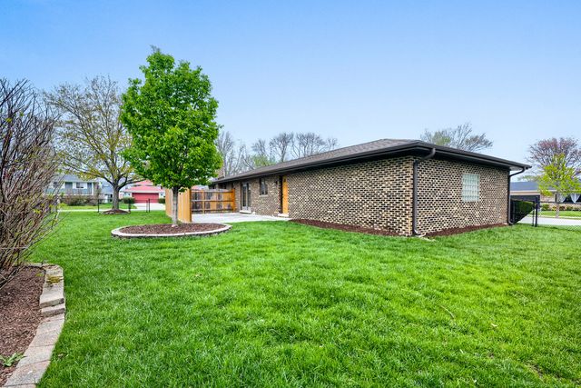 496 Sheridan Lane, Schaumburg, IL 60193