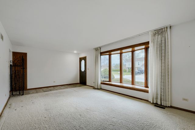 496 Sheridan Lane, Schaumburg, IL 60193