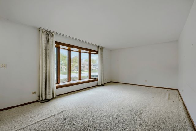496 Sheridan Lane, Schaumburg, IL 60193