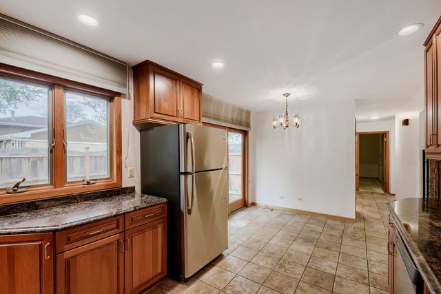 496 Sheridan Lane, Schaumburg, IL 60193