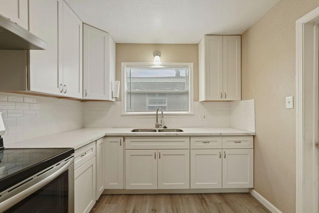 1640 Oxford Way, Stockton, CA 95204