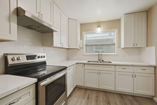 1640 Oxford Way, Stockton, CA 95204