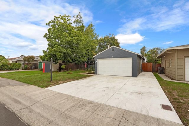 1640 Oxford Way, Stockton, CA 95204