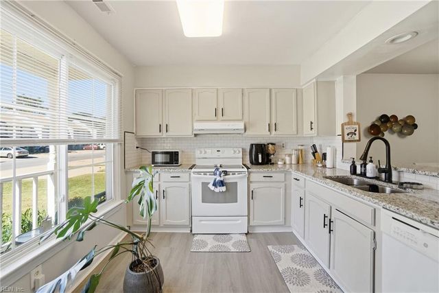 5522 Campus DR, Virginia Beach, VA 23462