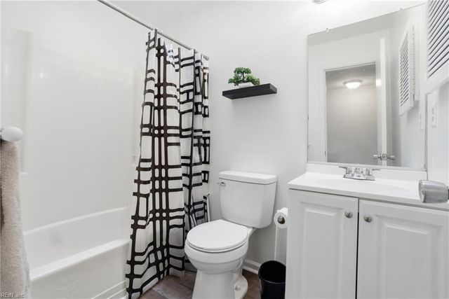5522 Campus DR, Virginia Beach, VA 23462