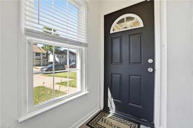 5522 Campus DR, Virginia Beach, VA 23462