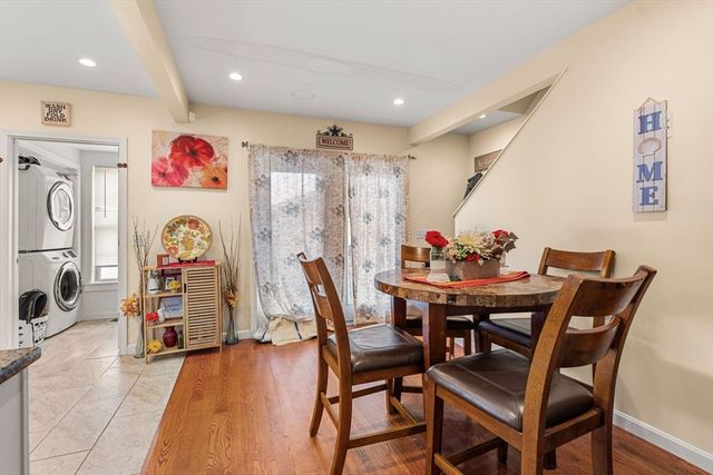 883 Grinnell St, Fall River, MA 02721