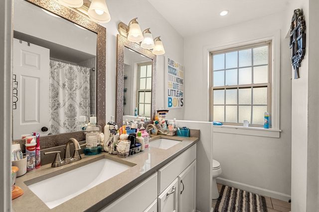 883 Grinnell St, Fall River, MA 02721