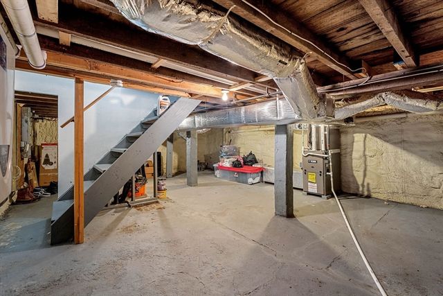 883 Grinnell St, Fall River, MA 02721