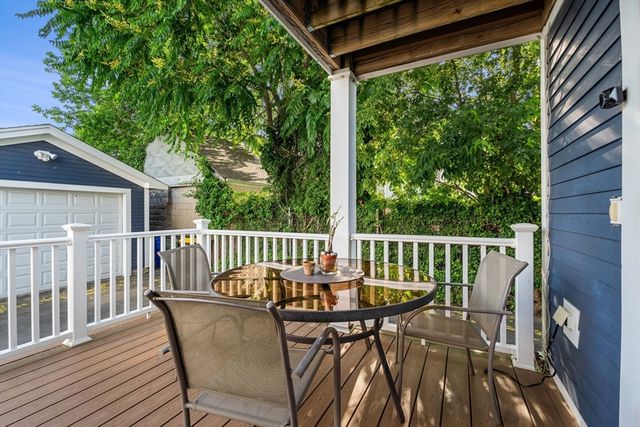 883 Grinnell St, Fall River, MA 02721