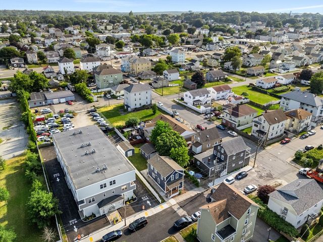 883 Grinnell St, Fall River, MA 02721