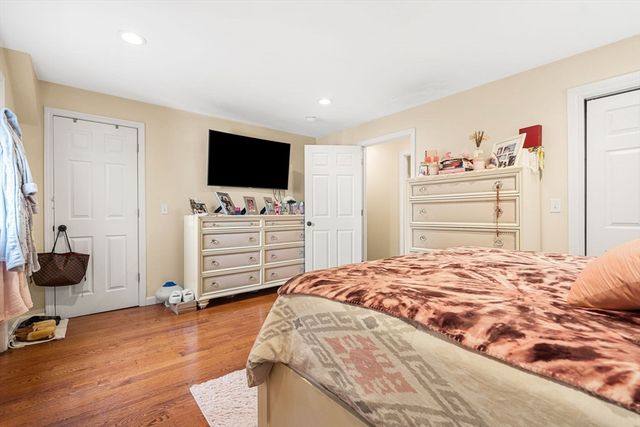883 Grinnell St, Fall River, MA 02721