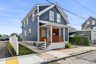 883 Grinnell St, Fall River, MA 02721