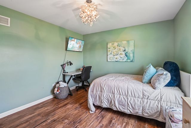 1716 Wentworth Drive, Volo, IL 60020
