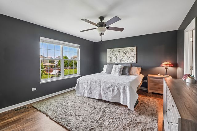 1716 Wentworth Drive, Volo, IL 60020