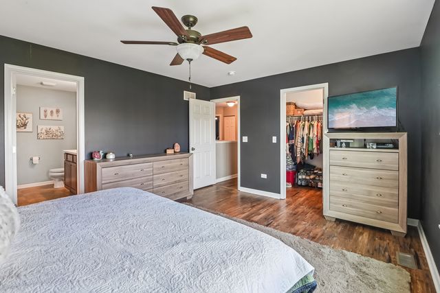 1716 Wentworth Drive, Volo, IL 60020
