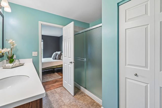 1716 Wentworth Drive, Volo, IL 60020