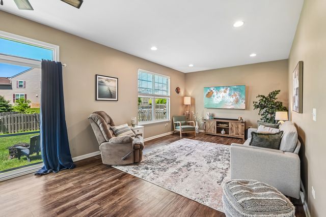 1716 Wentworth Drive, Volo, IL 60020